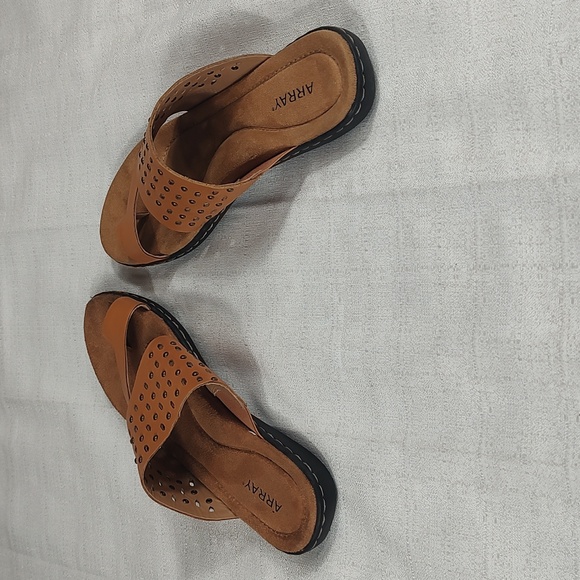 Array Shoes Open Toed Leather Toe Ring Sandals Slip On Stud Embellishment Sz 11M - Picture 9 of 9